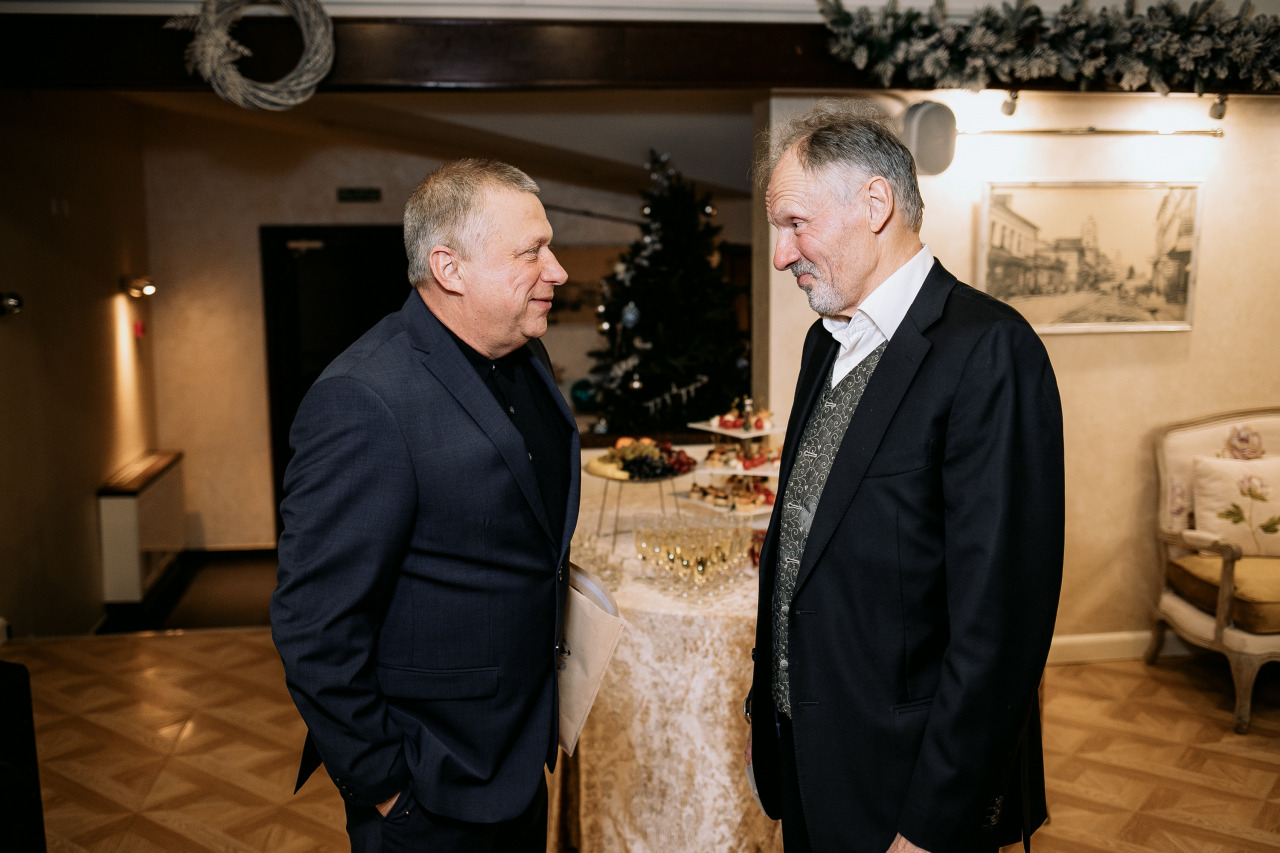 Фотограф в Минске - семейный, свадебный, репортажный фотограф. Фотосъёмка крещения, дня рождения, юбилея, венчания, корпоратива в Минске., фотография от 26.11.2025