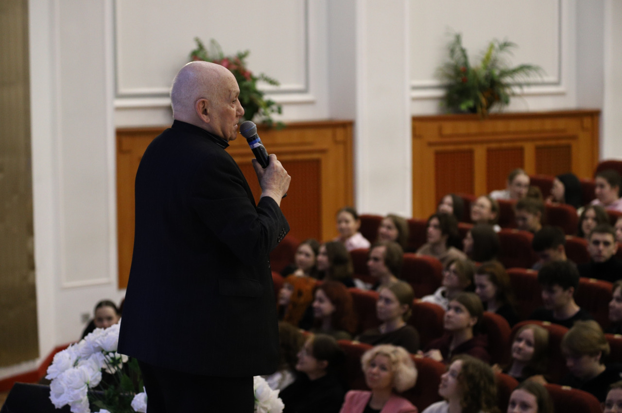 Фотограф в Минске - семейный, свадебный, репортажный фотограф. Фотосъёмка крещения, дня рождения, юбилея, венчания, корпоратива в Минске., фотография от 11.12.2025
