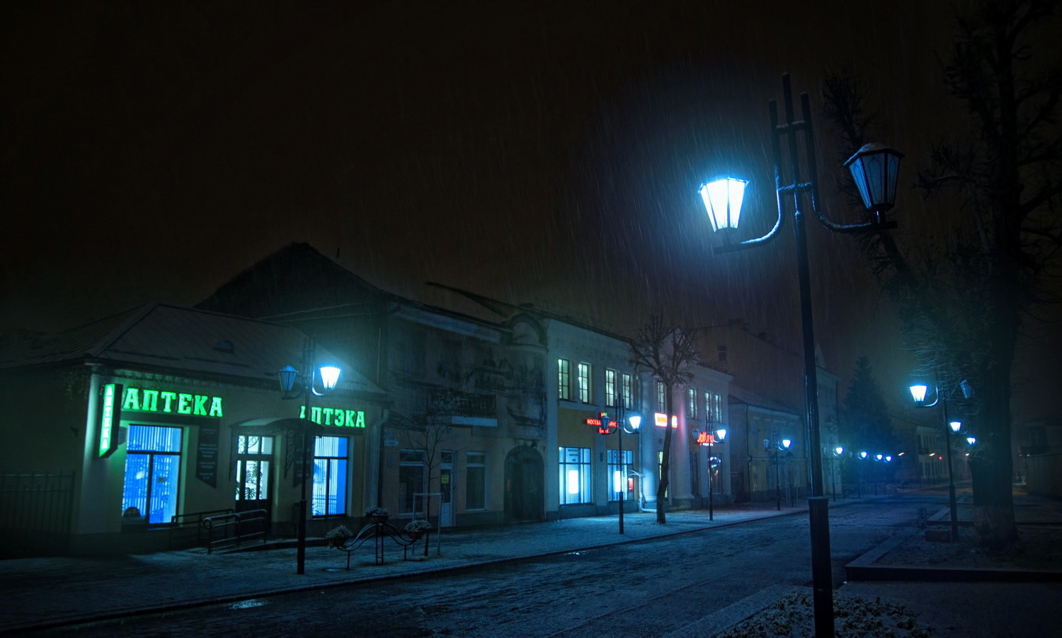 Ночь, улица, фонарь, аптека | Фотограф Александр Шатохин | foto.by фото.бай