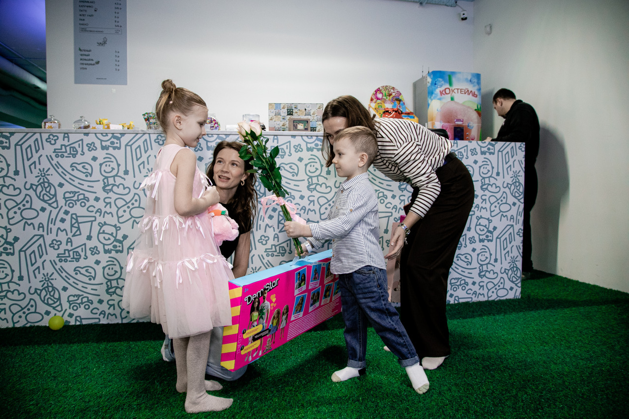 Фотограф в Минске - семейный, свадебный, репортажный фотограф. Фотосъёмка крещения, дня рождения, юбилея, венчания, корпоратива в Минске., фотография от 20.12.2025