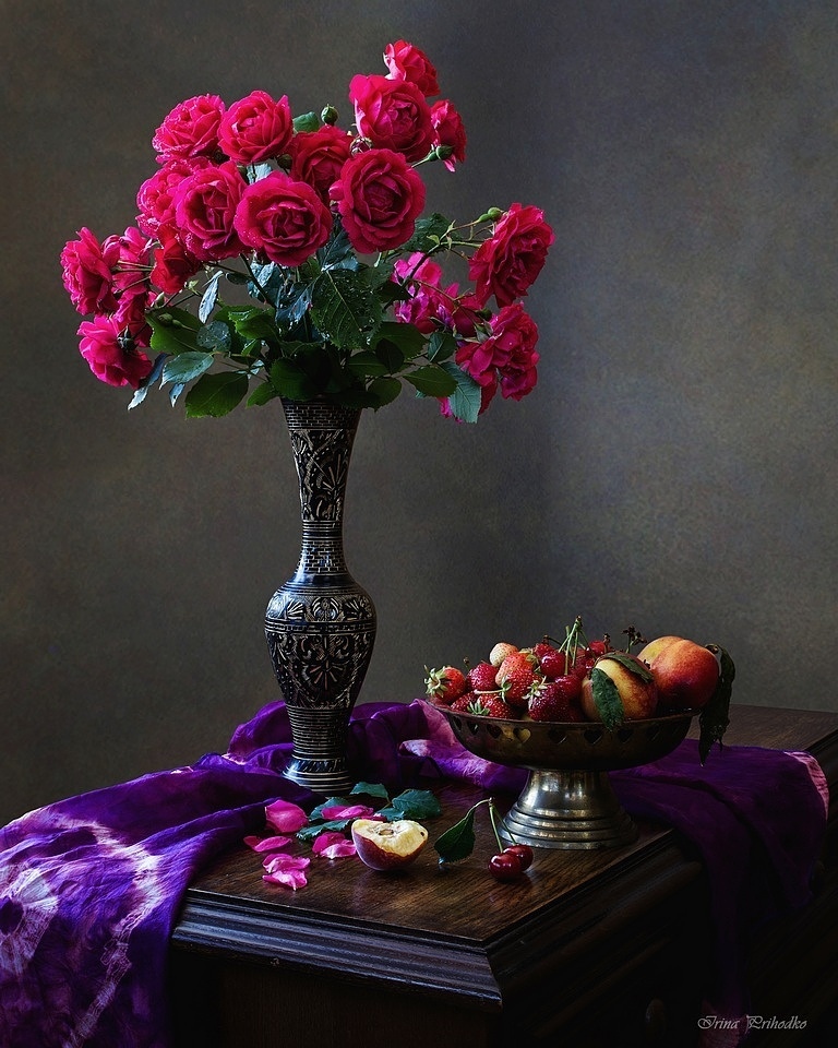 Розы и фрукты | Фотограф Ирина Приходько | foto.by фото.бай