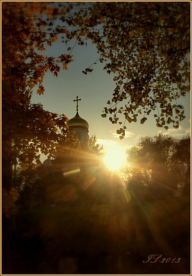осень, храм и солнце | Фотограф Игорь Сафонов | foto.by фото.бай