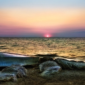 Рассвет с лодкой | Фотограф Сергей Шабуневич | foto.by фото.бай
