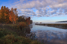 Осенний рассвет у реки | Фотограф Сергей Шабуневич | foto.by фото.бай