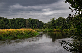 Ненастно на реке | Фотограф Сергей Шабуневич | foto.by фото.бай