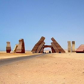 фотограф Виктор Позняков. Фотография "Монумент в пустыне"