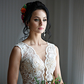 портрет невесты у окна | Фотограф Вячеслав ШахГусейнов | foto.by фото.бай