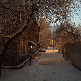 Утро в старом районе города | Фотограф Николай Никитин | foto.by фото.бай