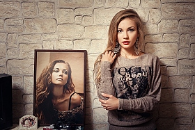 Портрет модели в интерьере | Фотограф Сергей Пилтник | foto.by фото.бай