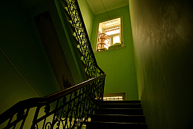 Лестница в зеленых тонах | Фотограф Александр Кузнецов | foto.by фото.бай