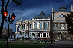 Сумеречная опера в Одессе | Фотограф Сергей Мельник | foto.by фото.бай