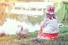Девочка с лебедем | Фотограф Дарья Крук | foto.by фото.бай