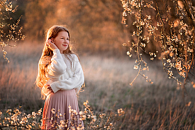 девочка в цветущем саду | Фотограф Алла Светлова | foto.by фото.бай