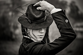 девушка в черном | Фотограф Дмитрий Гусалов | foto.by фото.бай