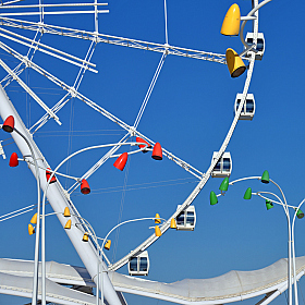 Фонари и колесо | Фотограф Александр Кузнецов | foto.by фото.бай