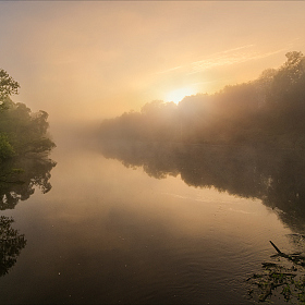 Рассвет на реке. | Фотограф Алексей Богорянов | foto.by фото.бай
