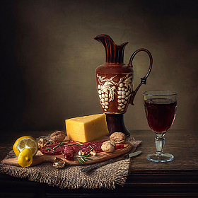 Натюрморт с копченым мясом и сыром | Фотограф Ирина Приходько | foto.by фото.бай