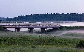 Вылез мостик из тумана | Фотограф Александр Митрахович | foto.by фото.бай